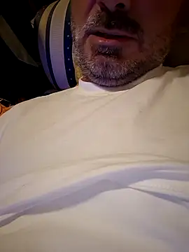 Snapshot of 1talianBeutifulCock chatting on October 21, 2025, 4:41 pm 1talianBeutifulCock online show from October 21, 2025, 4:41 pm