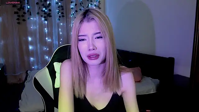 Snapshot of Velvetsky_1 chatting on February 5, 2025, 8:57 pm Velvetsky 1 online show from February 5, 2025, 8:57 pm