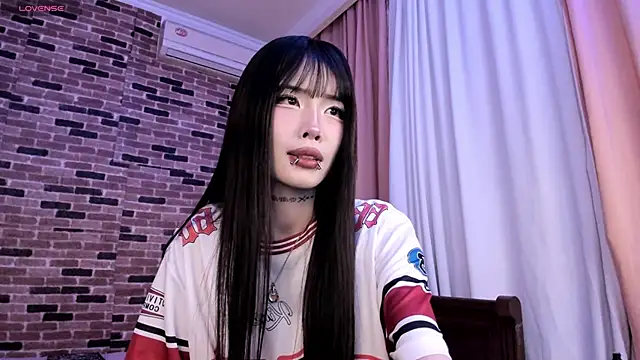 Snapshot of Velvetsky_1 chatting on November 12, 2025, 5:24 pm Velvetsky 1 online show from November 12, 2025, 5:24 pm