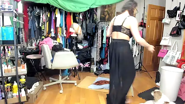 jessy0504 online show from April 2, 2026, 11:30 am