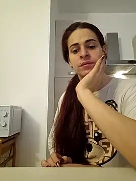 Snapshot of perla97 chatting on October 26, 2025, 1:50 pm perla97 online show from October 26, 2025, 1:50 pm