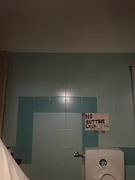 Snapshot of perla97 chatting on December 21, 2025, 5:20 pm perla97 online show from December 21, 2025, 5:20 pm