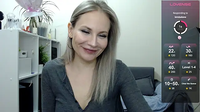 Sunny bunny6 online show from March 14, 2025, 4:32 am