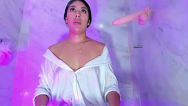 Emilyh  online show from January 25, 2025, 2:03 pm