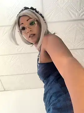 Amaliu  online show from February 3, 2025, 9:39 pm