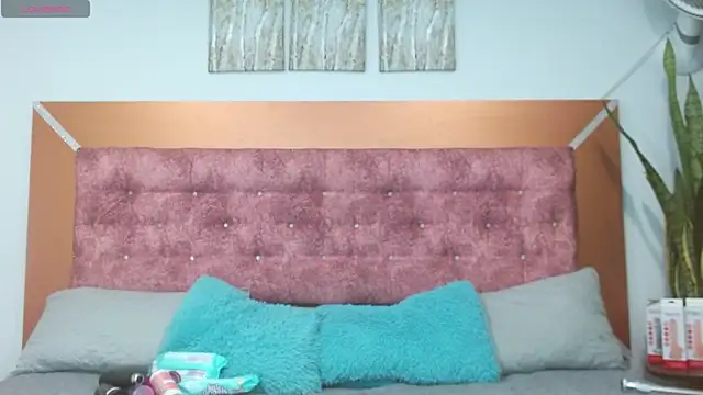 Snapshot of vennuss_89 chatting on February 4, 2025, 11:38 pm vennuss 89 online show from February 4, 2025, 11:38 pm