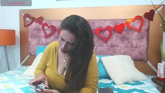 Snapshot of vennuss_89 chatting on February 26, 2025, 12:27 am vennuss 89 online show from February 26, 2025, 12:27 am