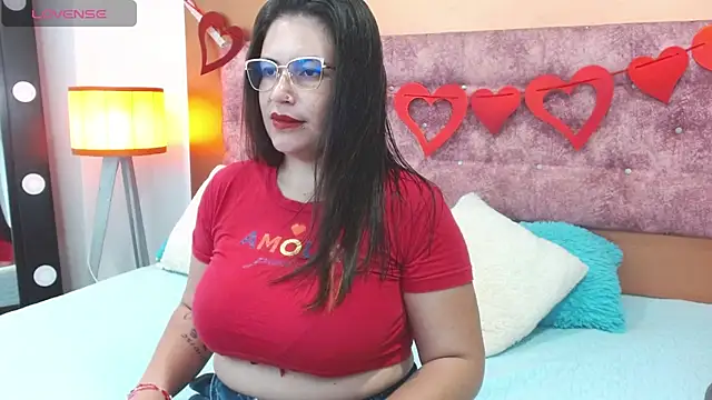 Snapshot of vennuss_89 chatting on March 18, 2025, 11:08 am vennuss 89 online show from March 18, 2025, 11:08 am