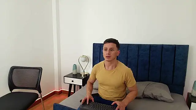 Andrewfalcon online show from March 13, 2025, 7:06 pm