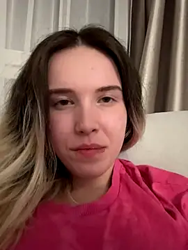 Snapshot of Diamond_lucyy chatting on September 19, 2025, 11:05 pm Diamond lucyy online show from September 19, 2025, 11:05 pm