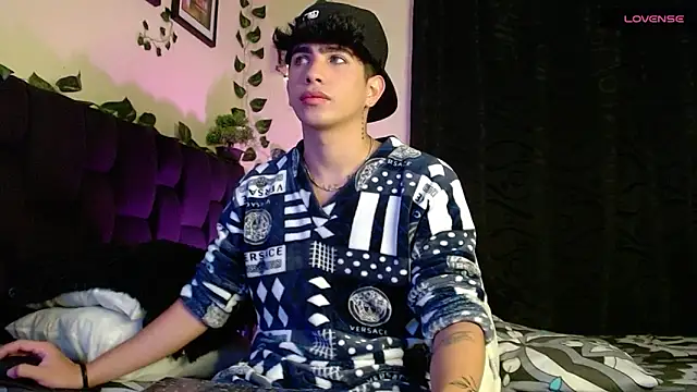 LyleBennett  online show from February 17, 2025, 12:48 pm