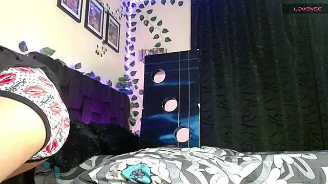 LyleBennett  online show from February 21, 2025, 9:24 am