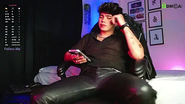 Snapshot of LyleBennett_ chatting on January 10, 2026, 11:45 am LyleBennett online show from January 10, 2026, 11:45 am