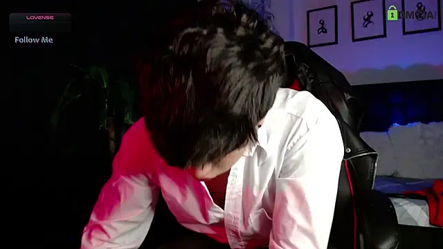 Snapshot of LyleBennett_ chatting on February 2, 2026, 11:09 am LyleBennett online show from February 2, 2026, 11:09 am