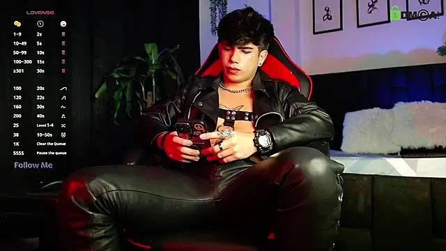 Snapshot of LyleBennett_ chatting on February 3, 2026, 11:04 am LyleBennett online show from February 3, 2026, 11:04 am