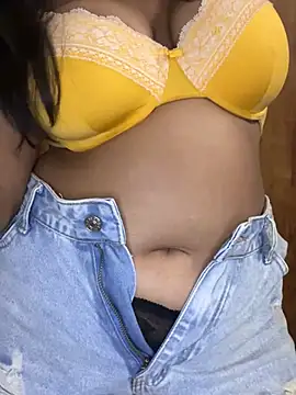 Snapshot of Doodhwaali chatting on March 16, 2025, 3:39 pm Doodhwaali online show from March 16, 2025, 3:39 pm