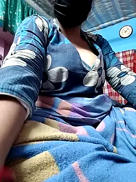 BERRY 00 online show from December 14, 2025, 5:40 pm