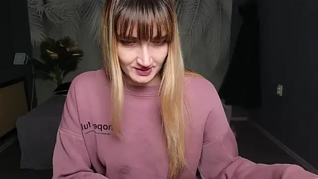 Snapshot of Nika_Kitten chatting on December 3, 2025, 9:40 am Nika Kitten online show from December 3, 2025, 9:40 am