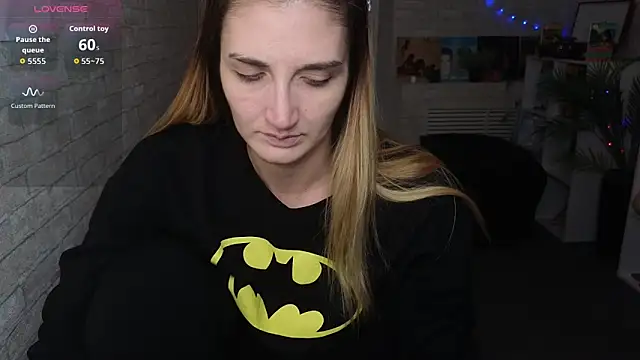 Snapshot of Nika_Kitten chatting on December 16, 2025, 9:58 am Nika Kitten online show from December 16, 2025, 9:58 am