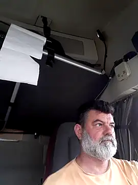 Snapshot of Billy72 chatting on June 1, 2026, 4:31 pm Billy72 online show from June 1, 2026, 4:31 pm