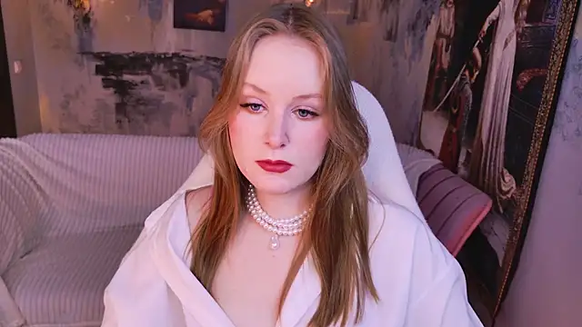 VivienLeeigh online show from April 12, 2026, 5:12 am