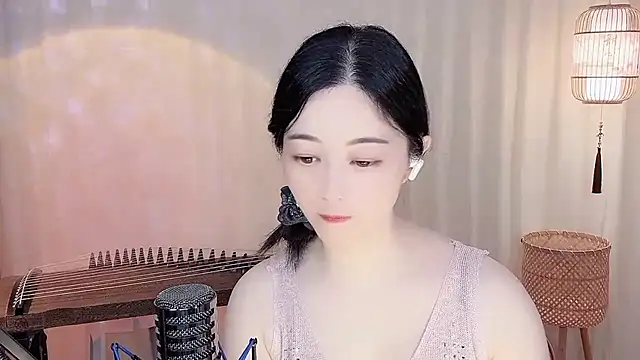 Tian-xin-999 online show from May 16, 2026, 5:23 pm