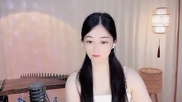 Tian-xin-999 online show from May 18, 2026, 4:13 pm