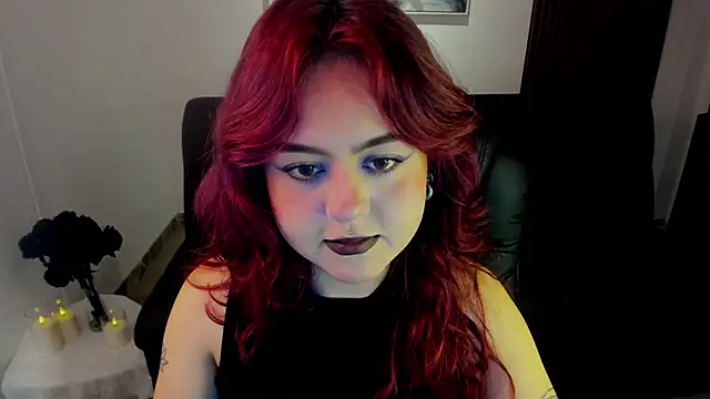 Snapshot of crimson_tati_ chatting on October 22, 2025, 4:24 am crimson tati online show from October 22, 2025, 4:24 am