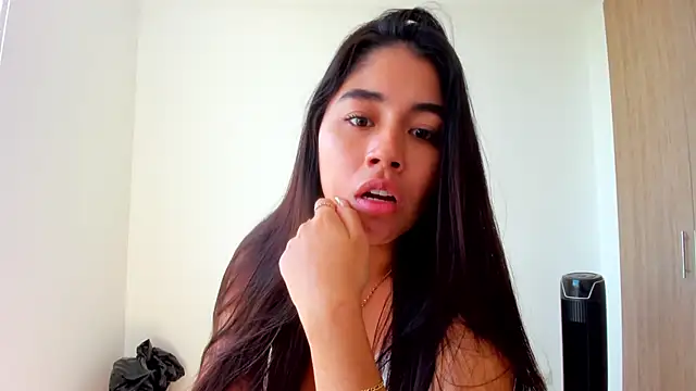 Snapshot of AriaMontgomery chatting on January 18, 2026, 4:33 pm AriaMontgomery online show from January 18, 2026, 4:33 pm