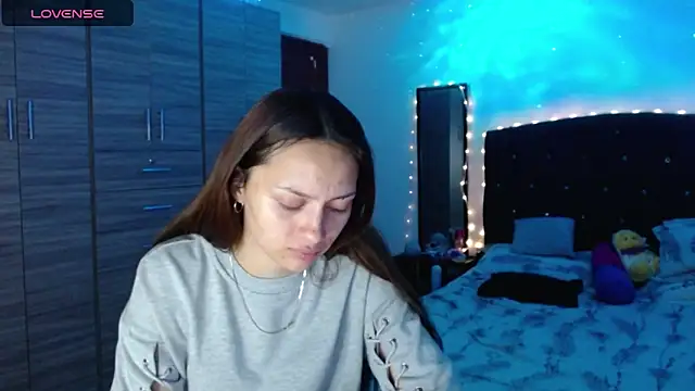 holy juli online show from September 11, 2025, 2:55 am