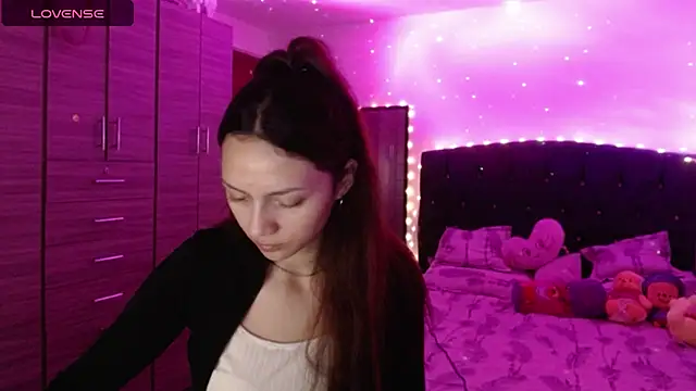 holy juli online show from October 13, 2025, 3:39 am