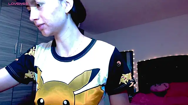 holy juli online show from December 23, 2025, 4:43 am