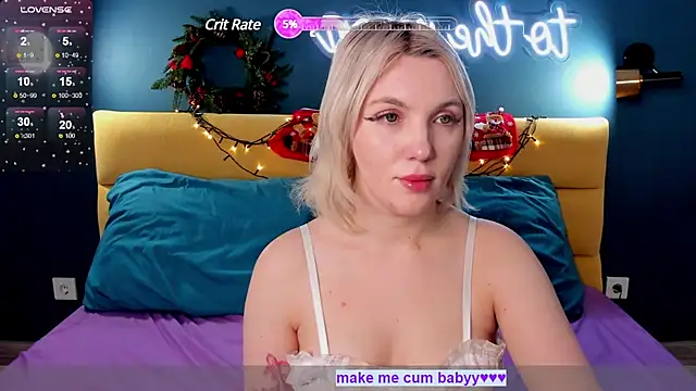 Snapshot of Fluffy_Monica chatting on December 13, 2024, 1:15 am Fluffy Monica online show from December 13, 2024, 1:15 am