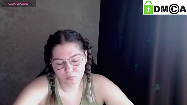 Snapshot of holy_michela chatting on November 17, 2025, 7:03 am holy michela online show from November 17, 2025, 7:03 am