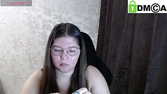 Snapshot of holy_michela chatting on December 5, 2025, 8:01 am holy michela online show from December 5, 2025, 8:01 am