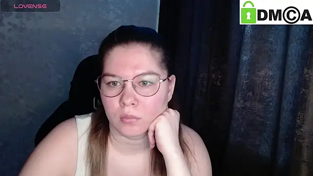 Snapshot of holy_michela chatting on February 3, 2026, 6:00 am holy michela online show from February 3, 2026, 6:00 am