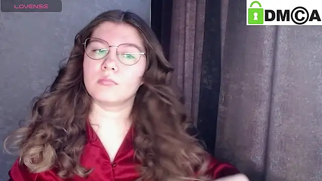 Snapshot of holy_michela chatting on February 11, 2026, 5:01 am holy michela online show from February 11, 2026, 5:01 am