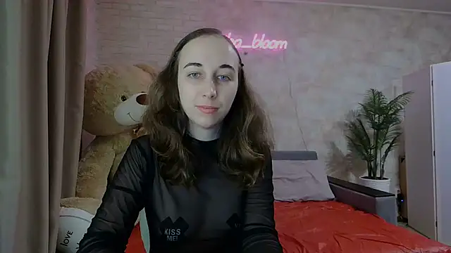 Anika bloom online show from March 14, 2025, 9:32 pm