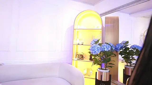 elasummer online show from January 14, 2026, 12:22 pm