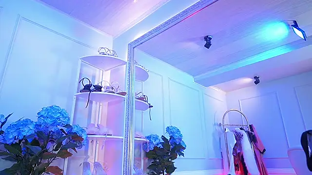 elasummer online show from March 18, 2026, 12:30 pm