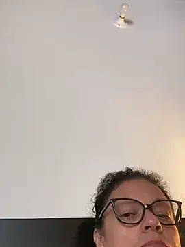 Sharongirl07 online show from May 13, 2026, 11:40 am