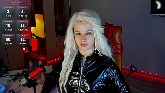 Snapshot of mollyposhh chatting on March 20, 2026, 6:57 pm mollyposhh online show from March 20, 2026, 6:57 pm