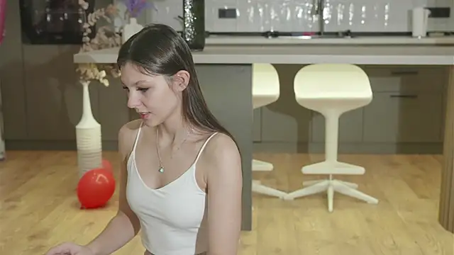 whisper of love online show from November 24, 2025, 2:22 am