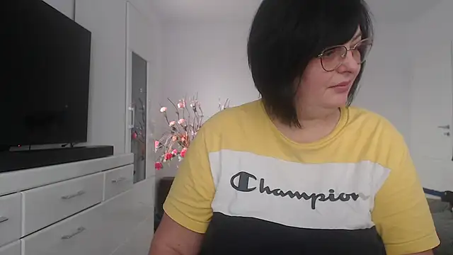 Amandamuller1982 online show from February 5, 2025, 11:34 am