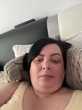 Amandamuller1982 online show from February 10, 2025, 9:58 am