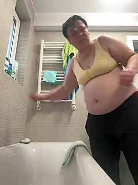 Amandamuller1982 online show from February 13, 2025, 12:00 pm