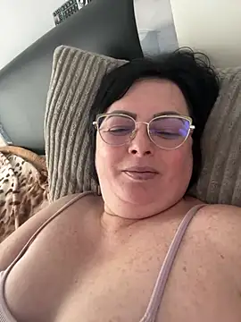 Amandamuller1982 online show from March 1, 2025, 11:50 am