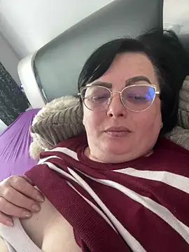 Amandamuller1982 online show from March 10, 2025, 1:10 pm