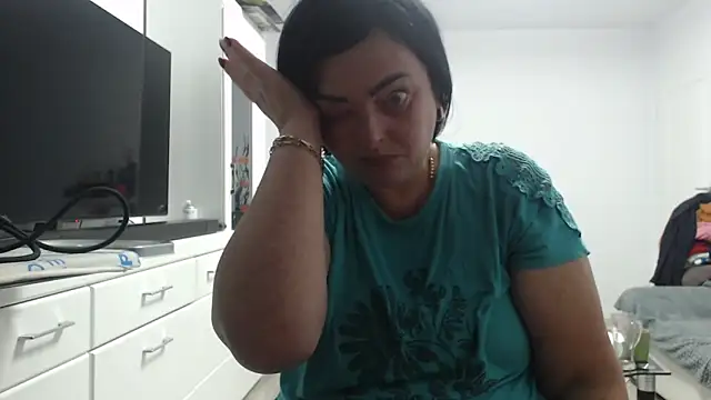 Amandamuller1982 online show from October 13, 2025, 8:09 pm