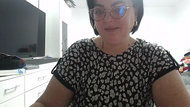 Amandamuller1982 online show from October 30, 2025, 8:20 pm